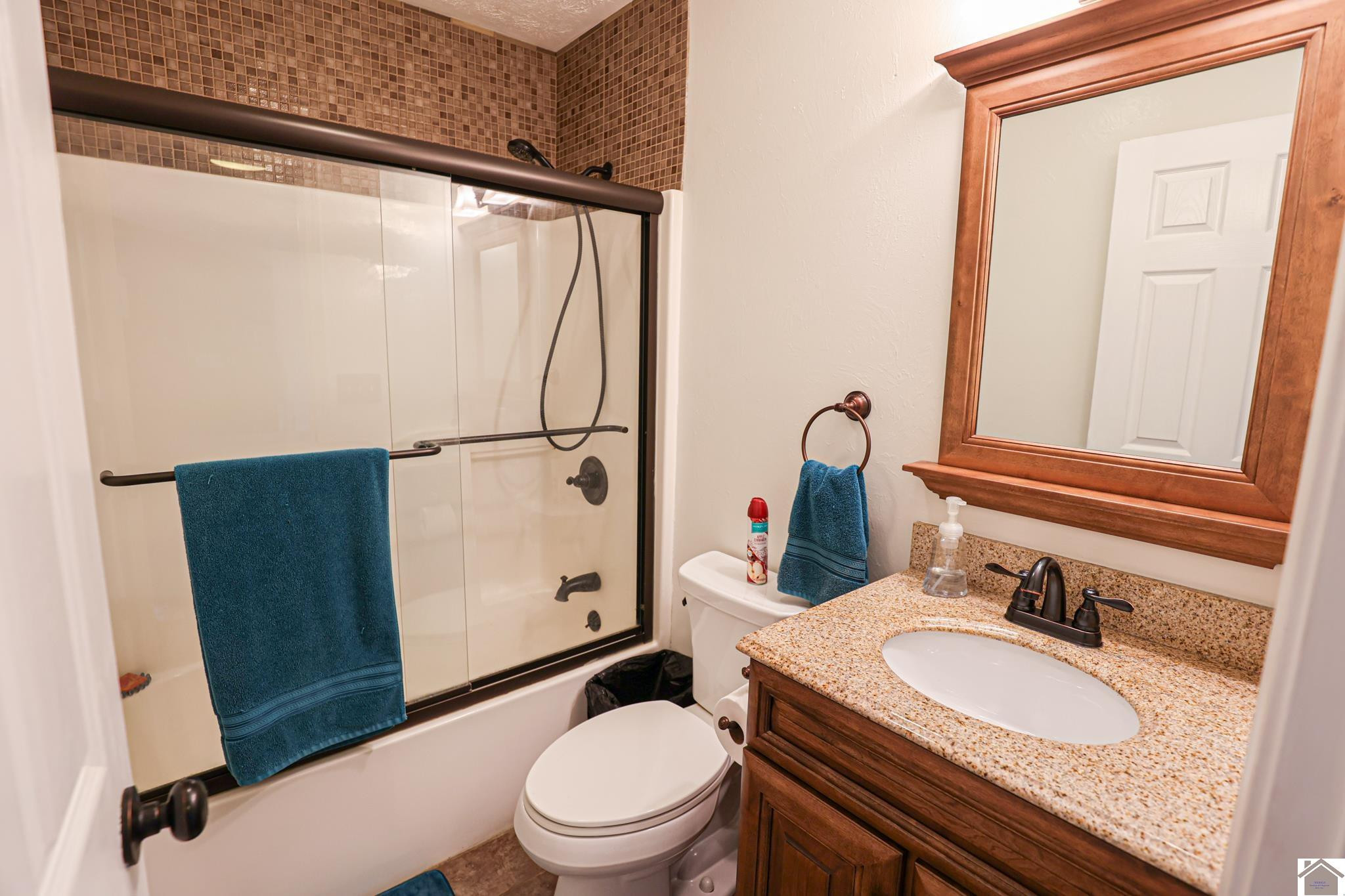 1450 Tiline Road Tiline, KY 42083 - Photo 34 of 48 Guest Bathroom