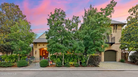 $1,295,000 | 104 Ducharme Court, Lafayette, LA 70503