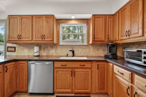 $299,900 | 4929 Martha Drive, Jackson, MI 49201