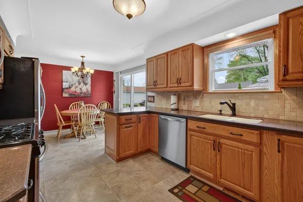 $299,900 | 4929 Martha Drive, Jackson, MI 49201