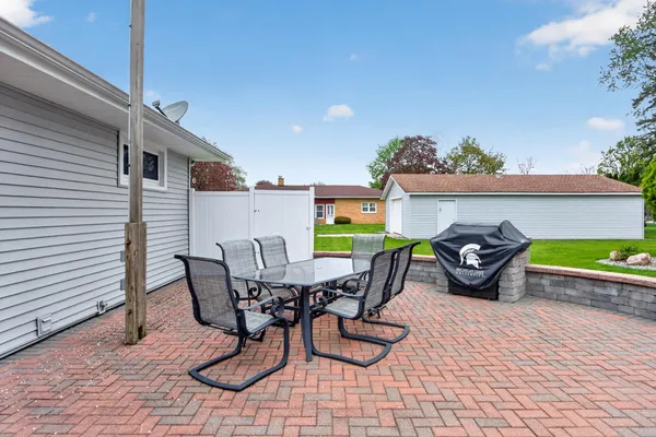 $299,900 | 4929 Martha Drive, Jackson, MI 49201