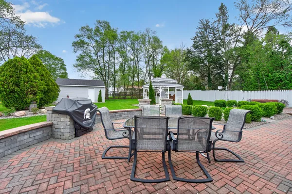 $299,900 | 4929 Martha Drive, Jackson, MI 49201