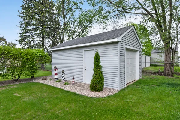 $299,900 | 4929 Martha Drive, Jackson, MI 49201