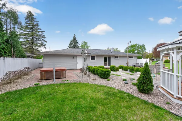 $299,900 | 4929 Martha Drive, Jackson, MI 49201
