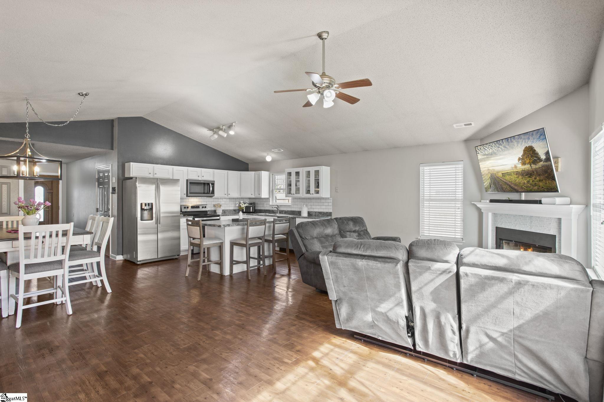 266 Milky Way Greer, SC 29651 - Photo 10 of 30 Gallery Image 10