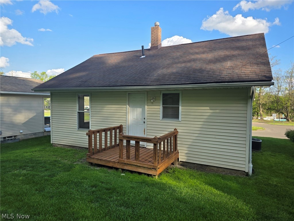 95 Erie Street Rittman, OH 44270 - Photo 23 of 25 Deck off the back of the house