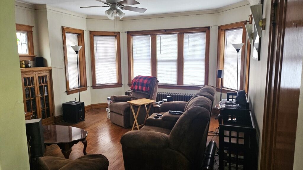 1632 Ridgeland Avenue Berwyn, IL 60402 - Photo 4 of 36 Gallery Image 4