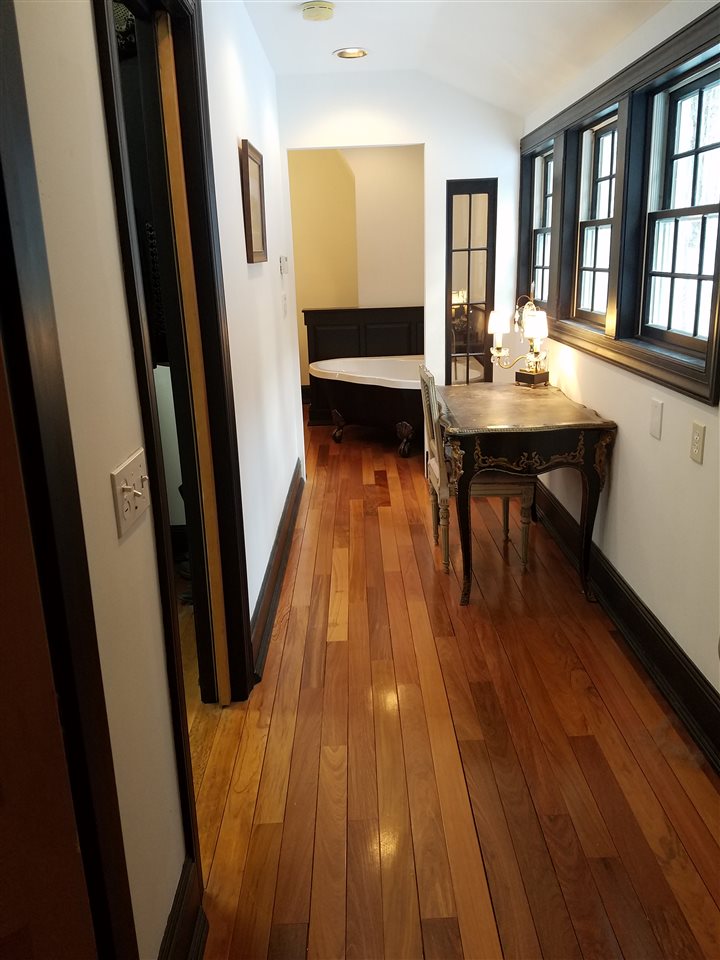 945 Safford Road Hartford, VT 05059 - Photo 6 of 8 Gallery Image 6