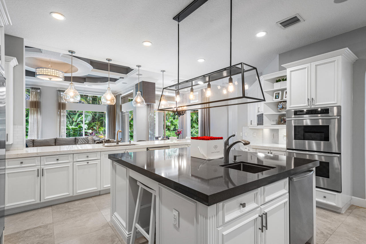 3715 Kings Way Boca Raton, FL 33434 - Photo 19 of 70 Kitchen