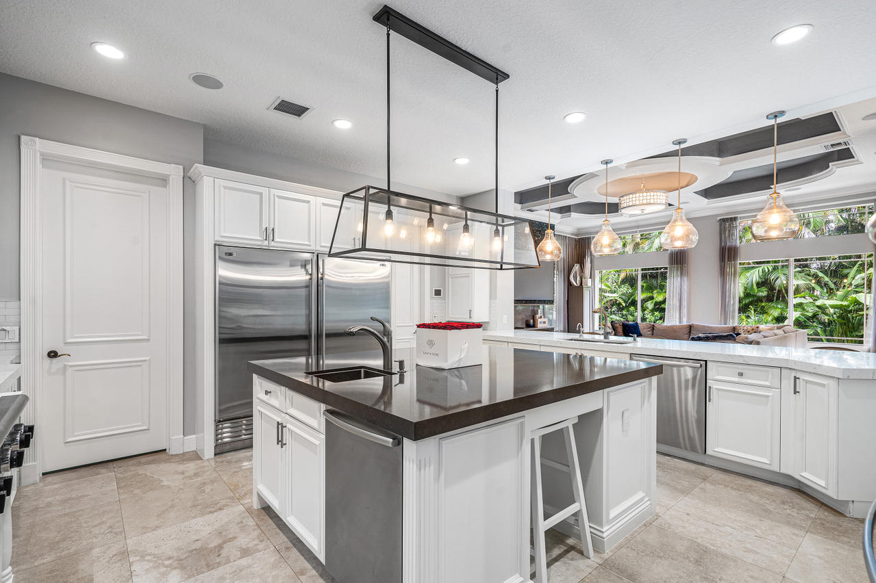 3715 Kings Way Boca Raton, FL 33434 - Photo 20 of 70 Kitchen