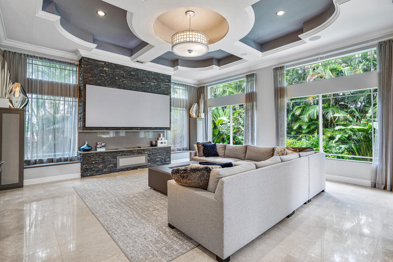 3715 Kings Way Boca Raton, FL 33434 - Photo 23 of 70 Family Room