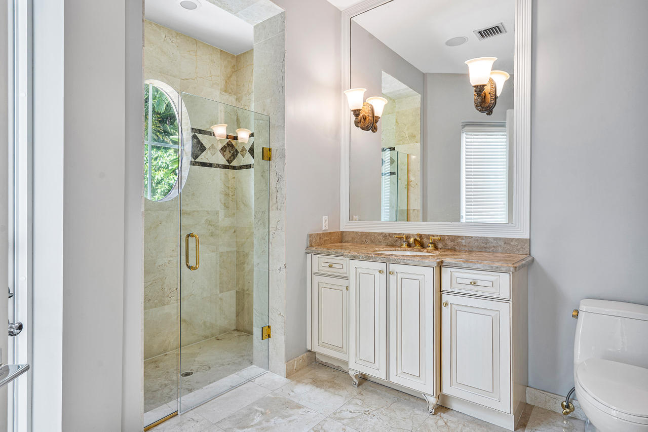 3715 Kings Way Boca Raton, FL 33434 - Photo 32 of 70 Master Bathroom