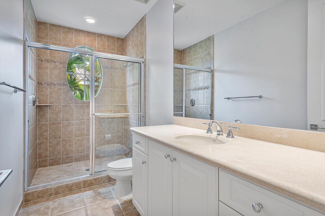 3715 Kings Way Boca Raton, FL 33434 - Photo 41 of 70 Bathroom