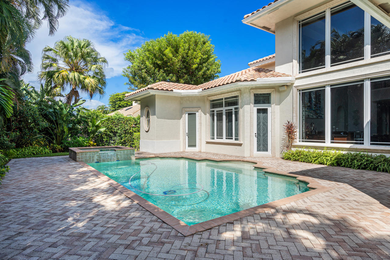 3715 Kings Way Boca Raton, FL 33434 - Photo 49 of 70 Pool/Patio