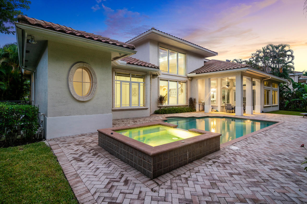 3715 Kings Way Boca Raton, FL 33434 - Photo 50 of 70 Twilight back