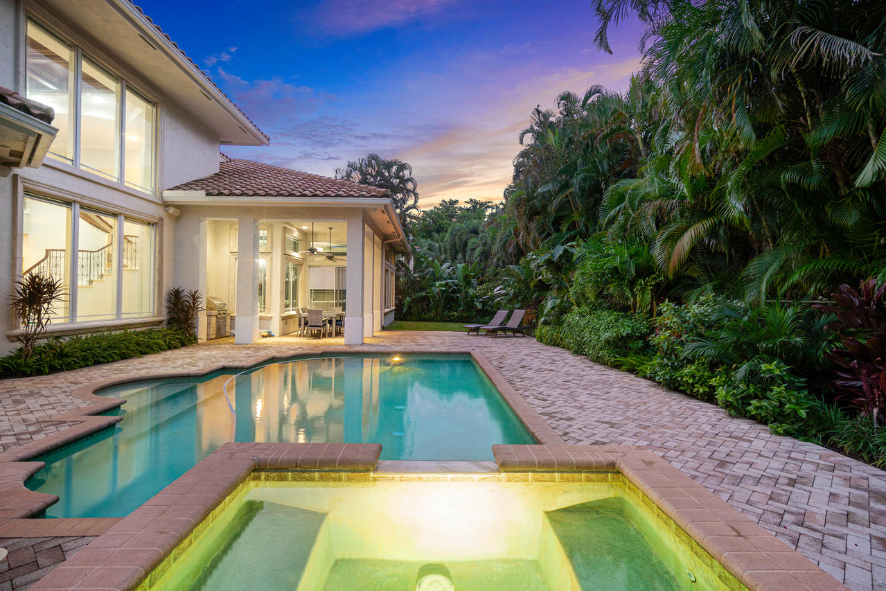 3715 Kings Way Boca Raton, FL 33434 - Photo 54 of 70 Twilight Patio