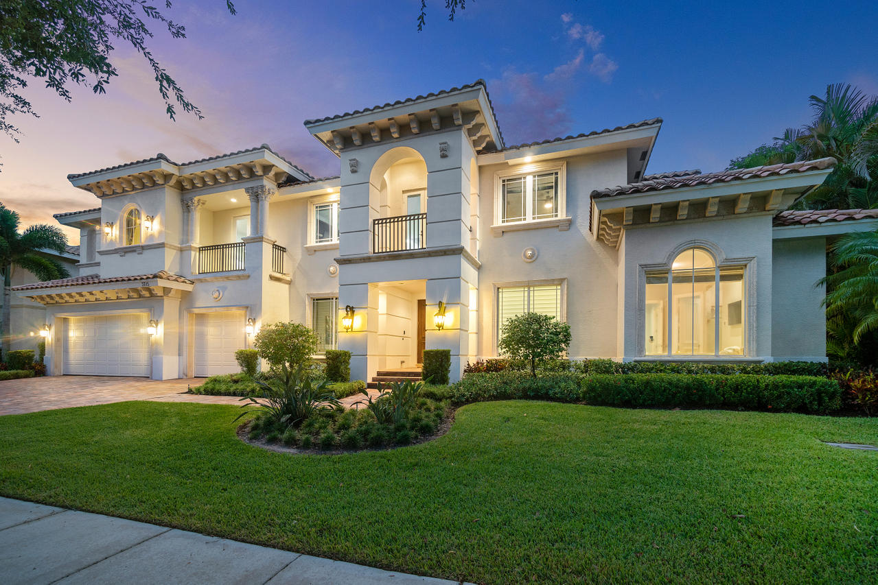 3715 Kings Way Boca Raton, FL 33434 - Photo 63 of 70 Twilight Front