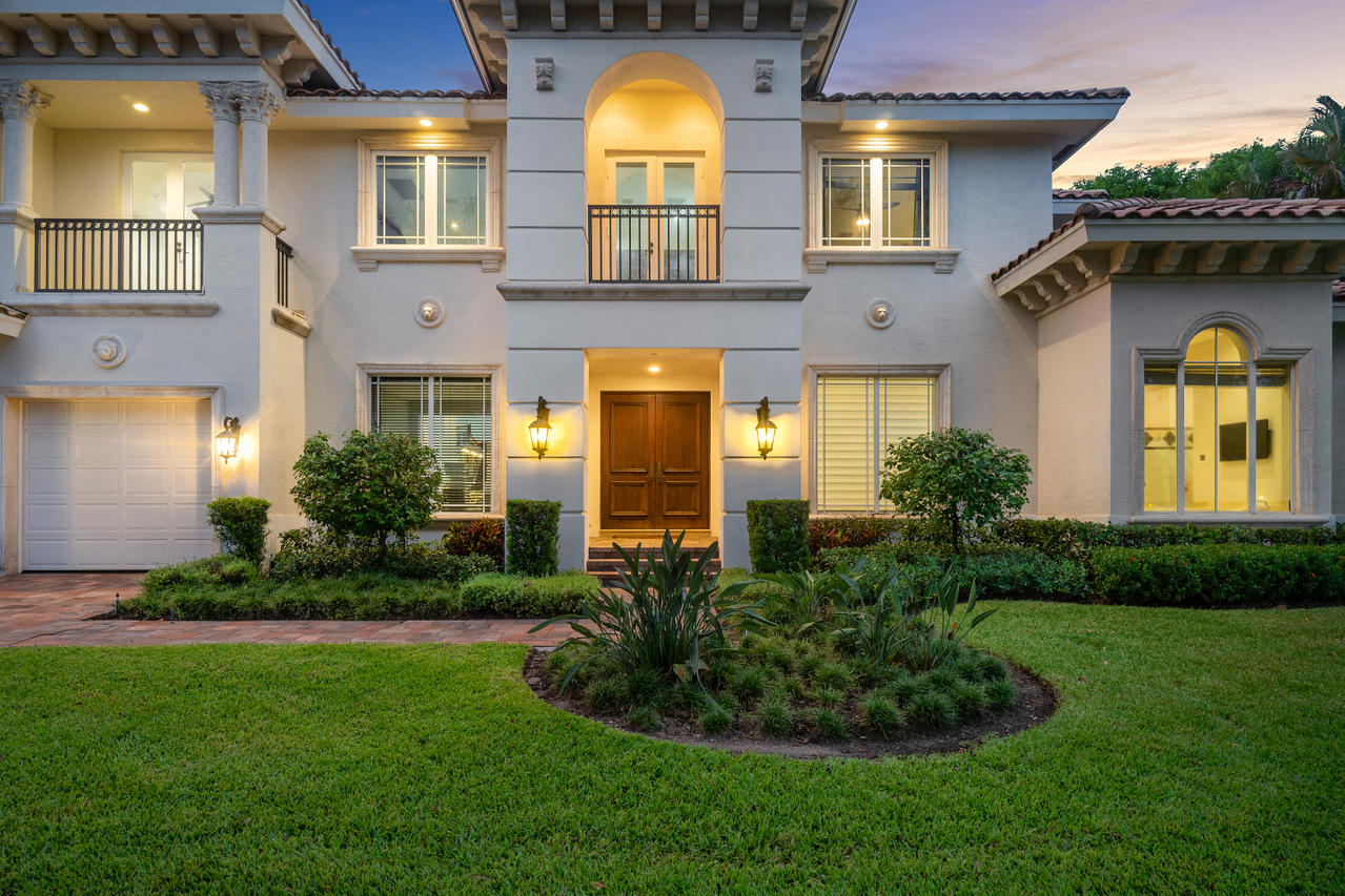 3715 Kings Way Boca Raton, FL 33434 - Photo 64 of 70 Twilight Front