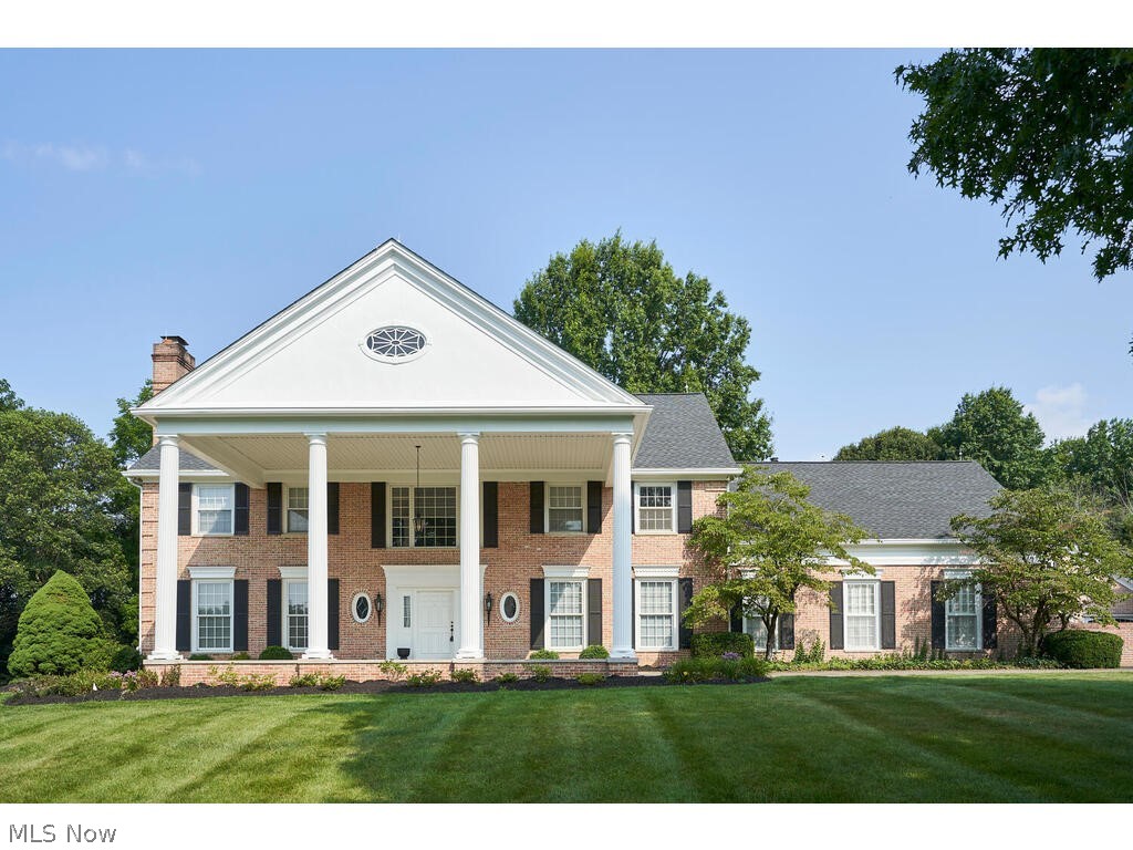 2975 Roundhill Road Akron, OH 44333 - Photo 4 of 41