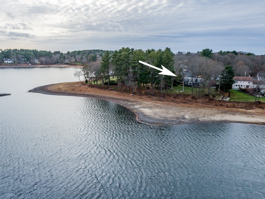 128 Locksley Road Lynnfield, MA 01940 - Photo 36 of 38 a view of a terrace with skyline