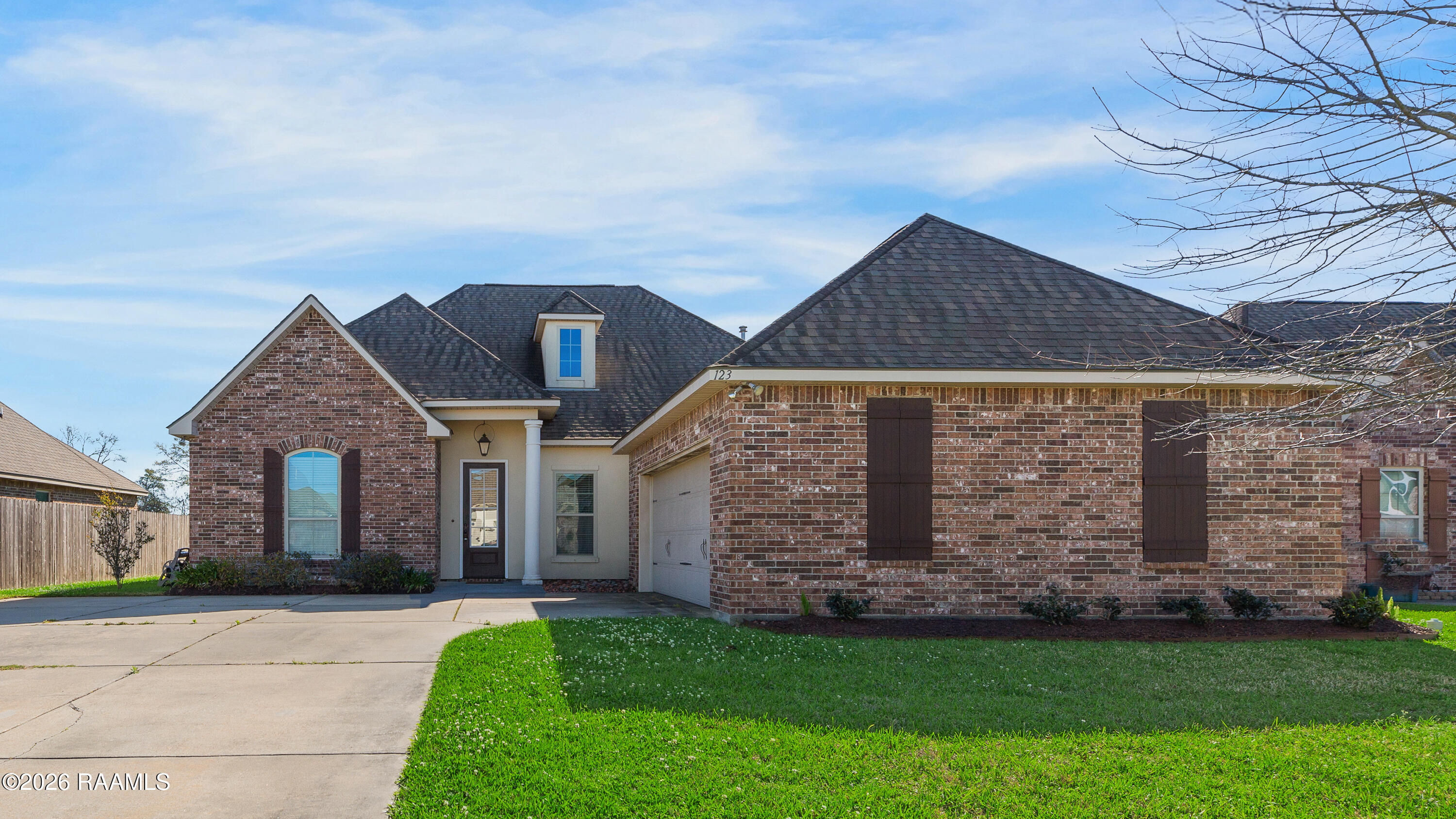 123 Chemet Road Youngsville, LA 70592 - Photo 2 of 27 123 Chemet Youngsville-2