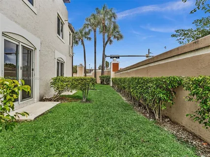 $325,000 | 8695 Northwest 6th Lane, Unit 2111, Miami, FL 33126