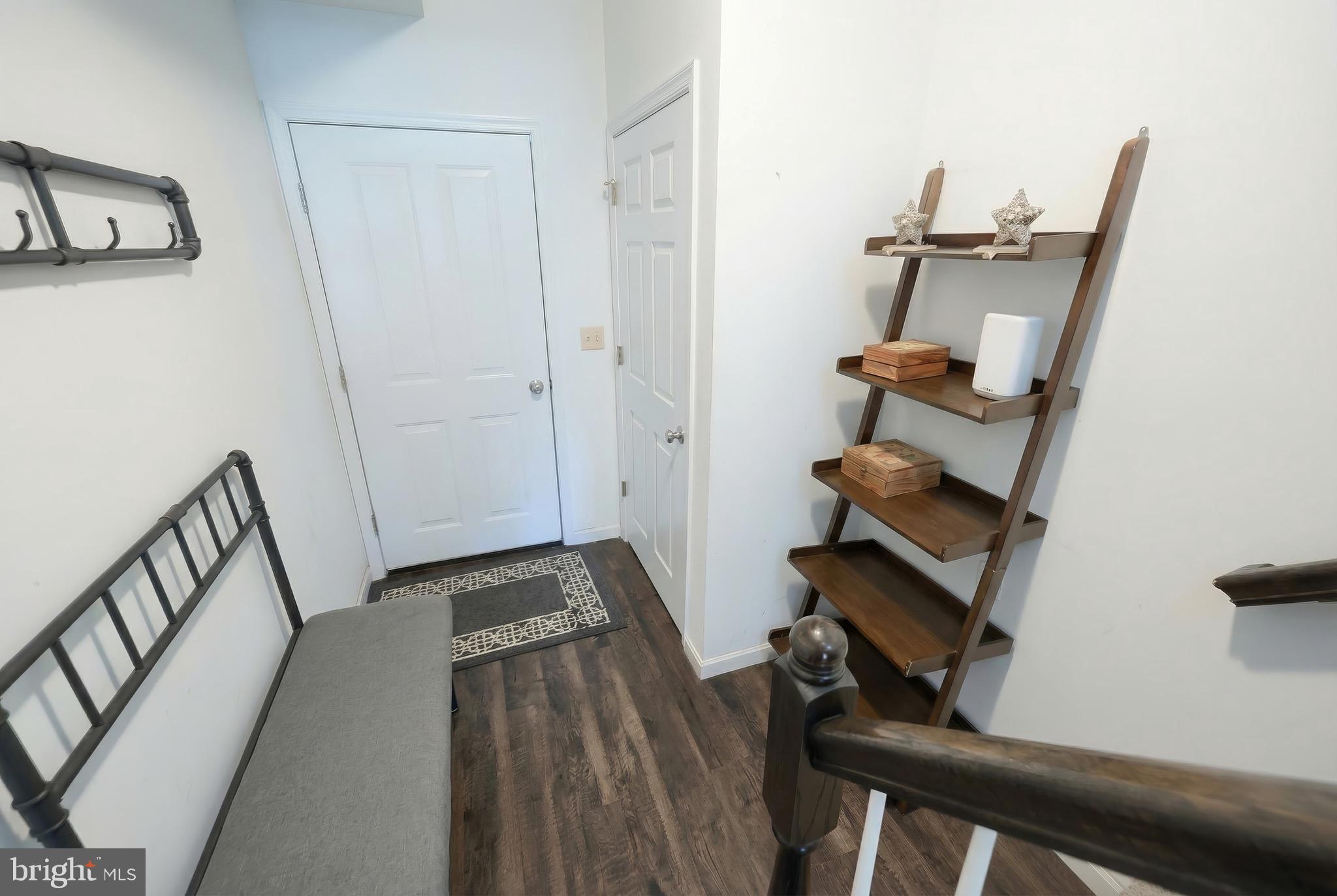 31 Winslow Ct. Gettysburg, PA 17325 - Photo 4 of 45 a view of a hallway with wooden floor and entryway
