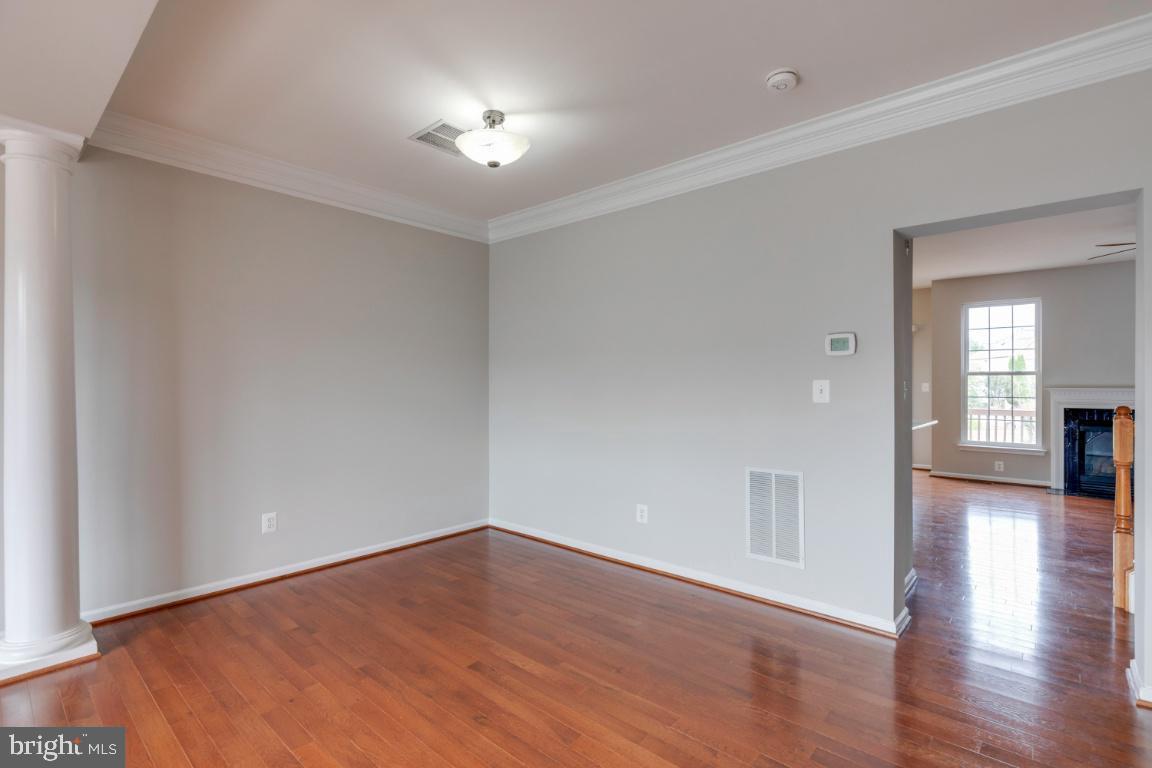 25286 McIntyre Square Chantilly, VA 20152 - Photo 10 of 35