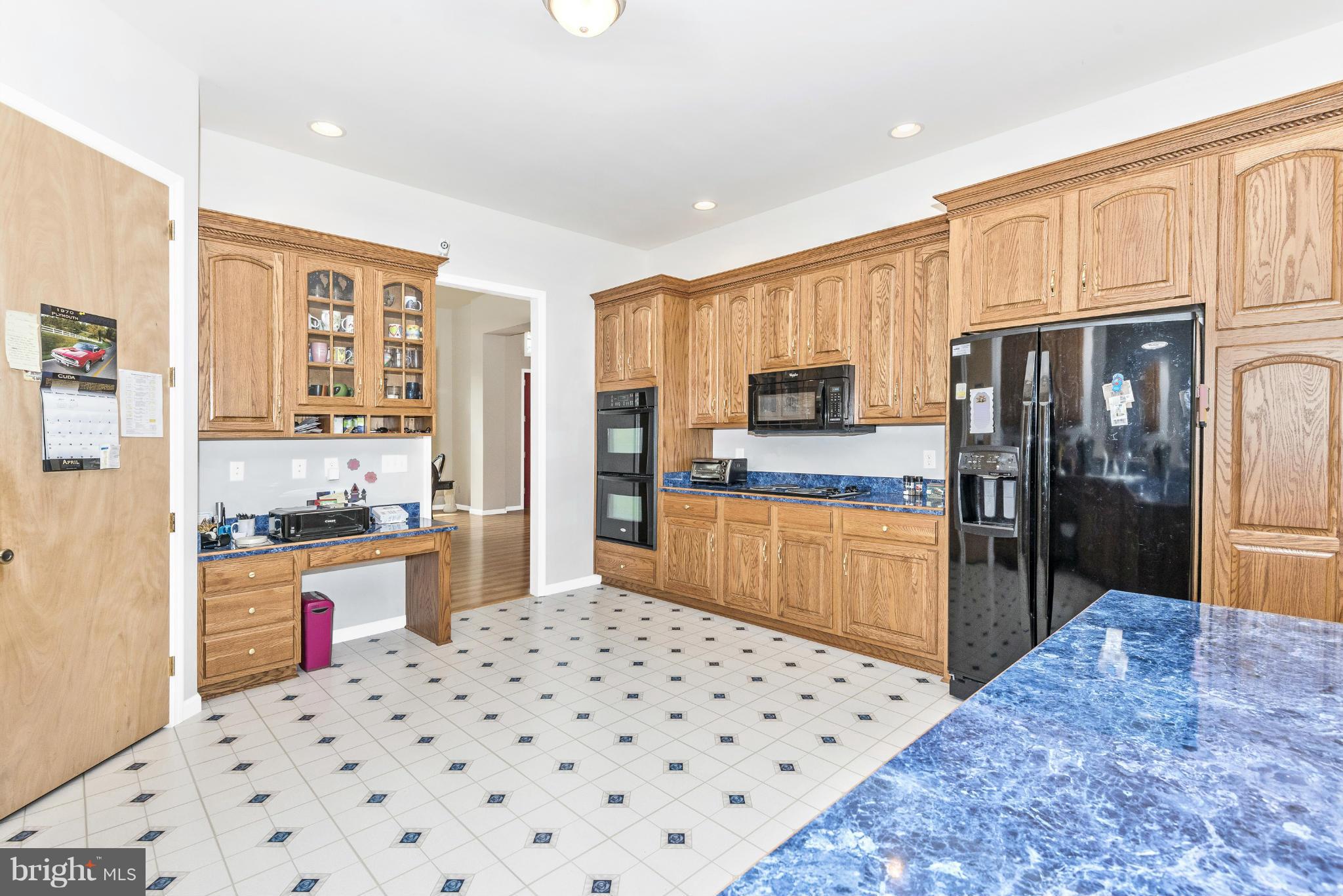 14014 Poplar Grove Road Hagerstown, MD 21742 - Photo 10 of 30 Top oven is a Convection Oven