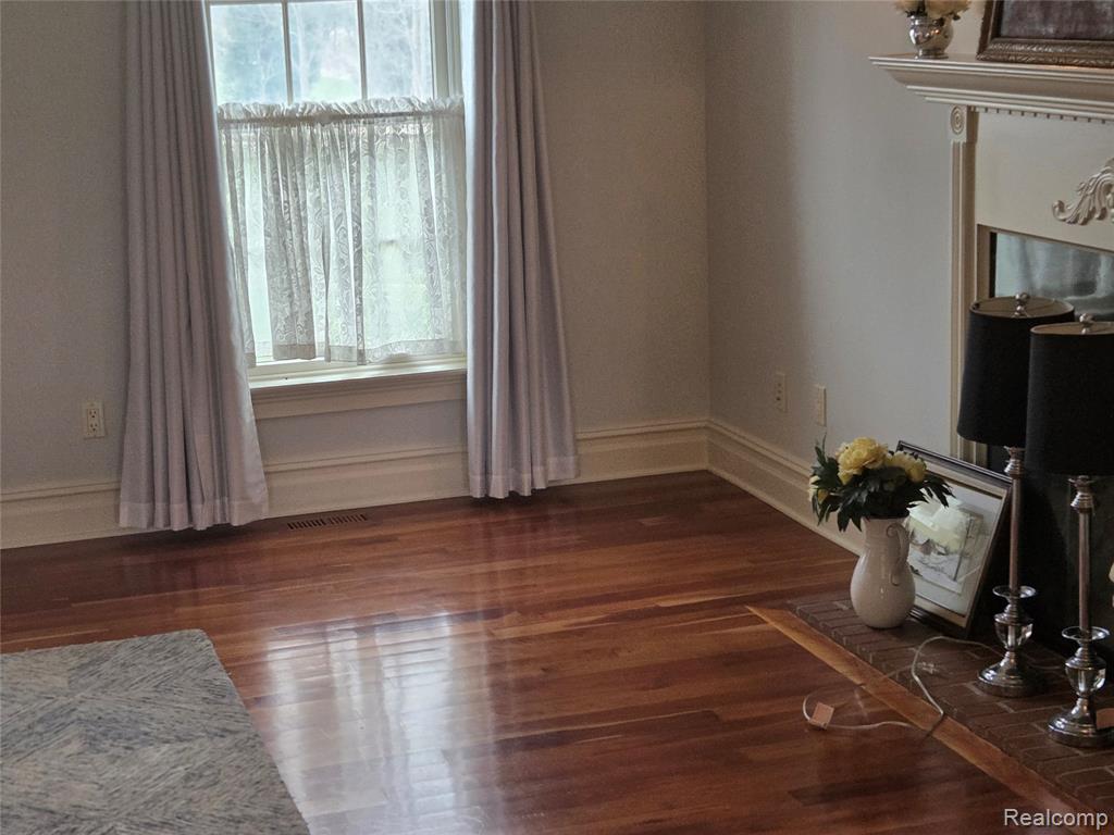 900 North Maxfield Road Brighton, MI 48114 - Photo 21 of 30