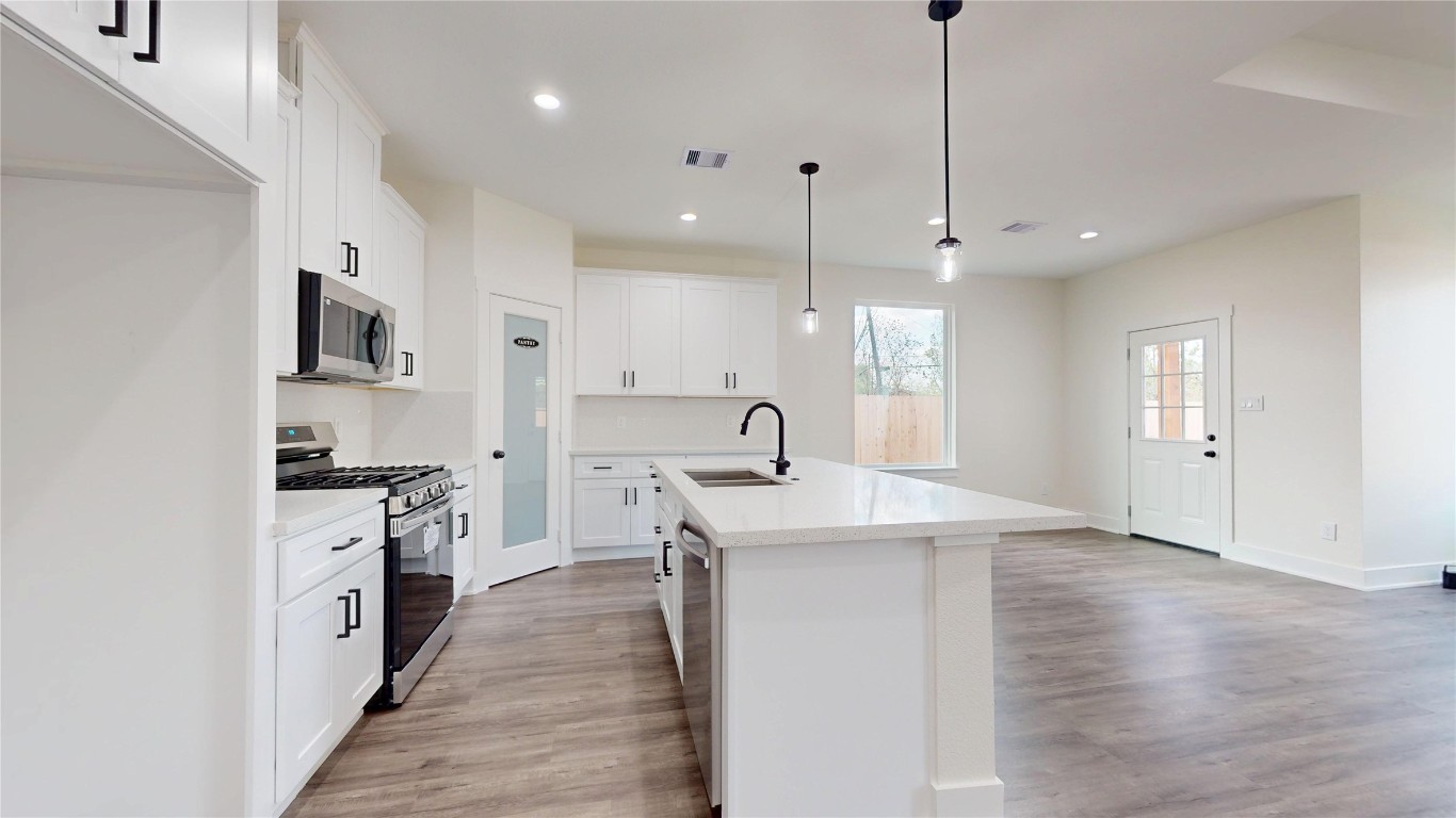 5119 Selinsky Road Houston, TX 77048 - Photo 20 of 45