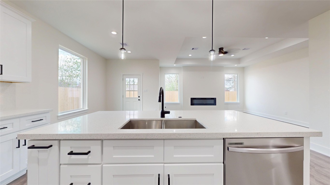 5119 Selinsky Road Houston, TX 77048 - Photo 21 of 45