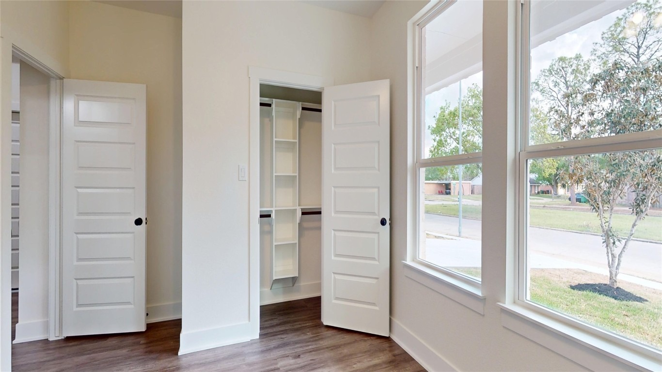 5119 Selinsky Road Houston, TX 77048 - Photo 8 of 45