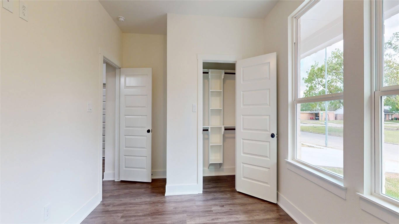 5119 Selinsky Road Houston, TX 77048 - Photo 10 of 45