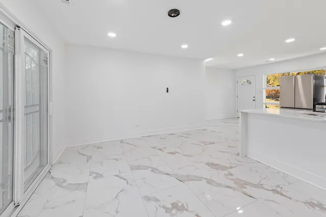 $204,900 | 16125 Trumbull Avenue, Markham, IL 60428