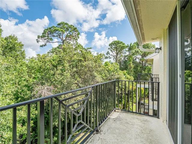 $265,000 | 1700 42nd Square, Unit 101, Vero Beach, FL 32960