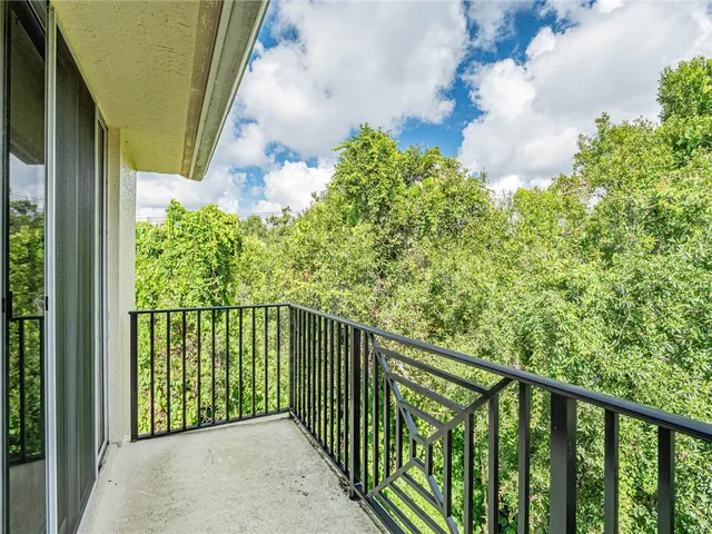 $265,000 | 1700 42nd Square, Unit 101, Vero Beach, FL 32960