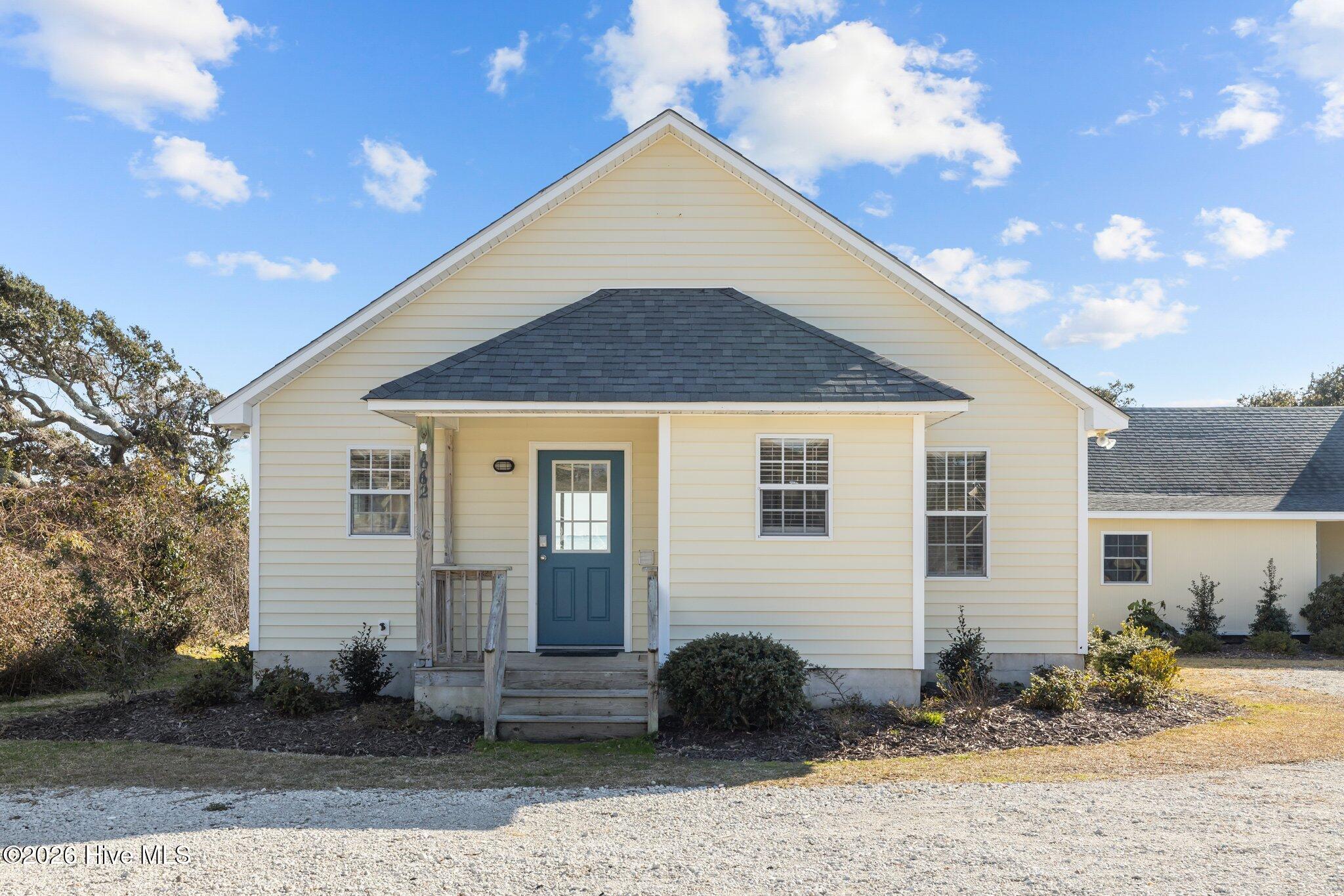 662 Island Road Harkers Island, NC 28531 - Photo 3 of 22