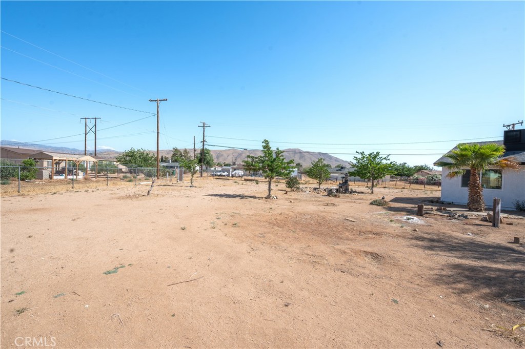 22031 Sauk Road Apple Valley, CA 92308 - Photo 37 of 45