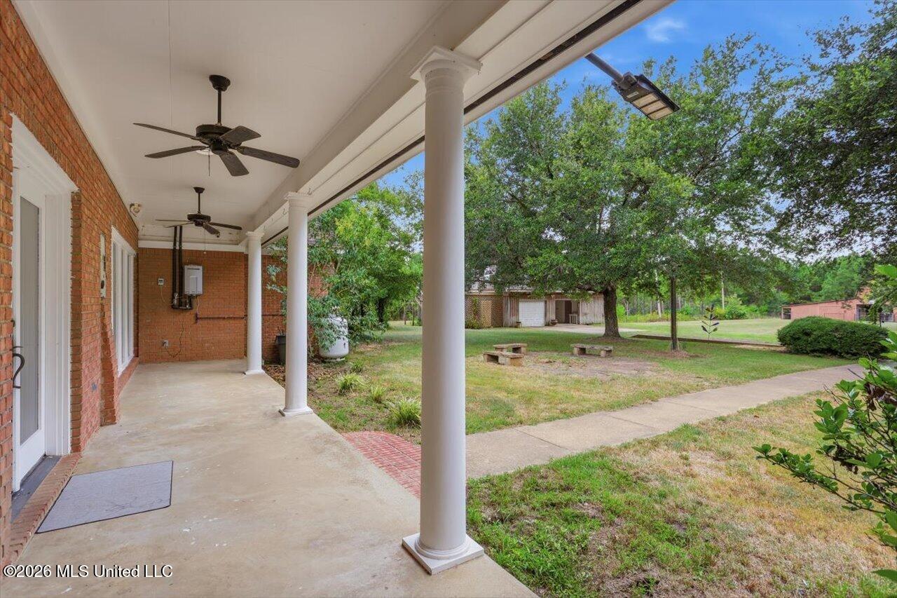1124 Perrett Road Hazlehurst, MS 39083 - Photo 41 of 77 1124 Perrett Rd - Back porch