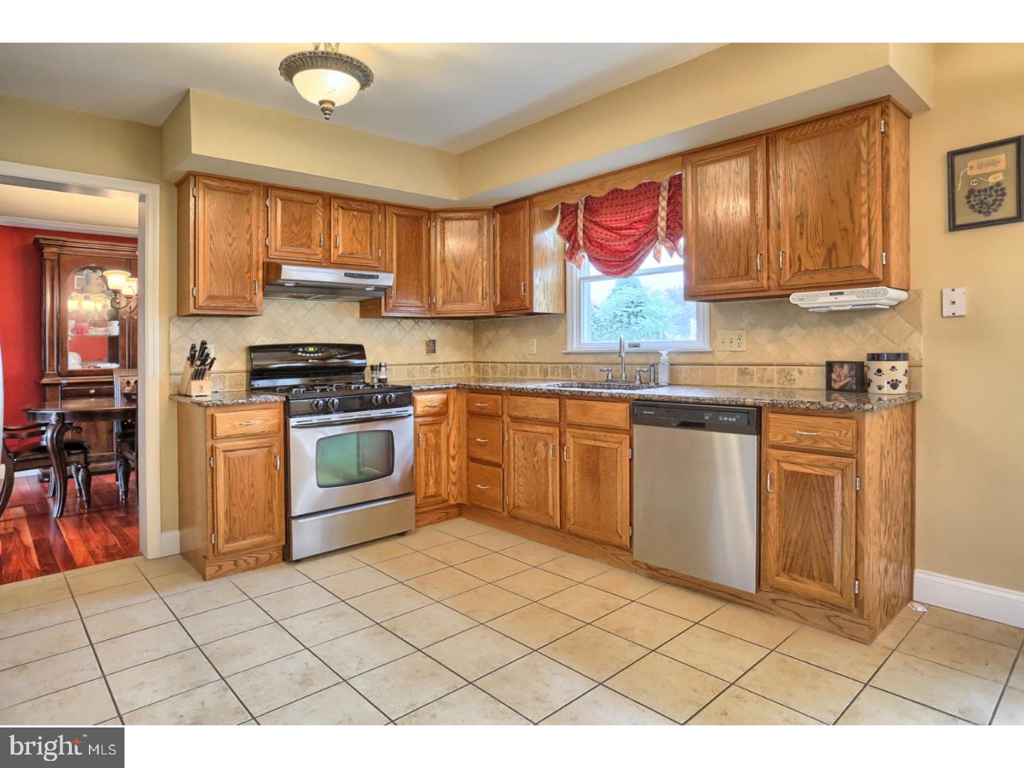 1801 Persimmon Drive Sinking Spring, PA 19608 - Photo 2 of 25 Gallery Image 2
