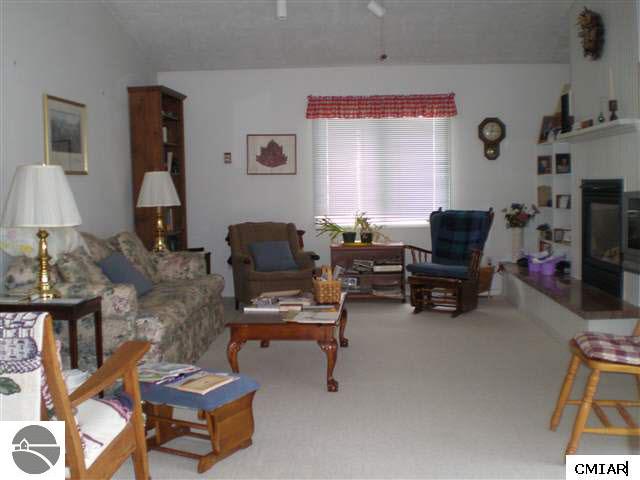 970 Falkirk Road Alma, MI 48801 - Photo 4 of 9 1772167-3.JPG