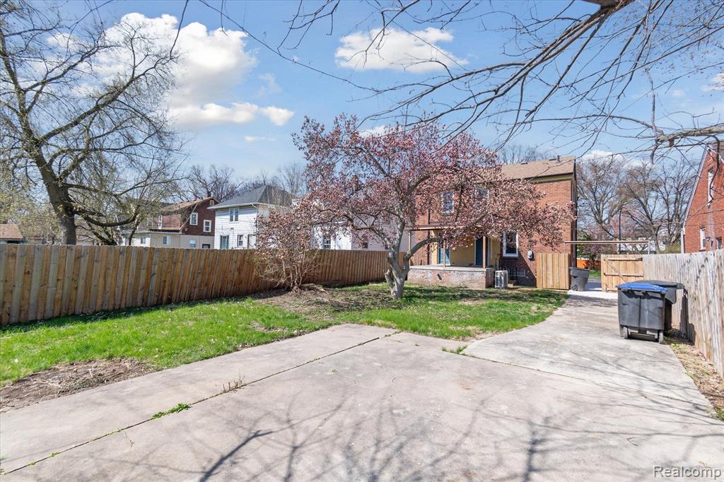14544 Ashton Road Detroit, MI 48223 - Photo 38 of 40