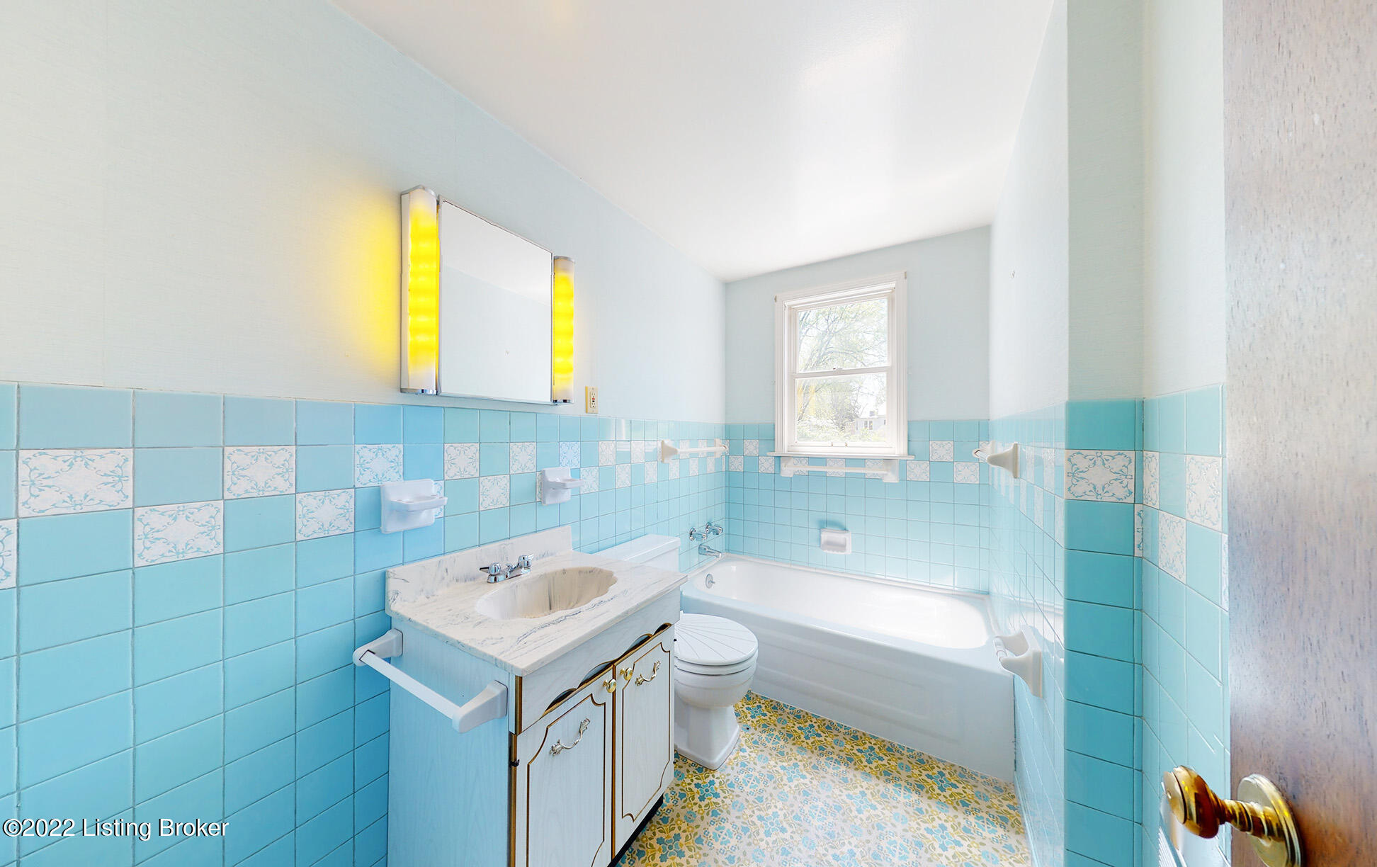 520 Dover Road Louisville, KY 40206 - Photo 49 of 62 Tub