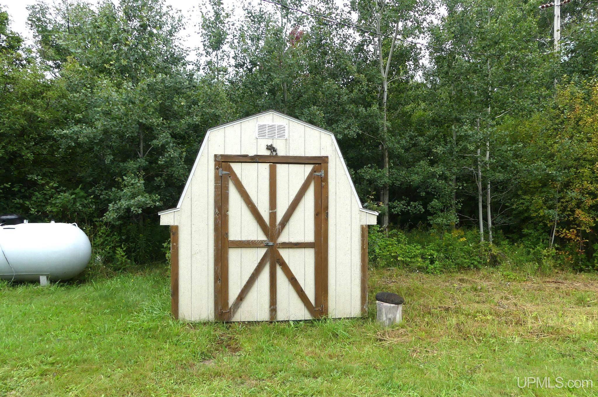 22252 Webb Road Grand Marais, MI 49839 - Photo 9 of 27 Gallery Image 9