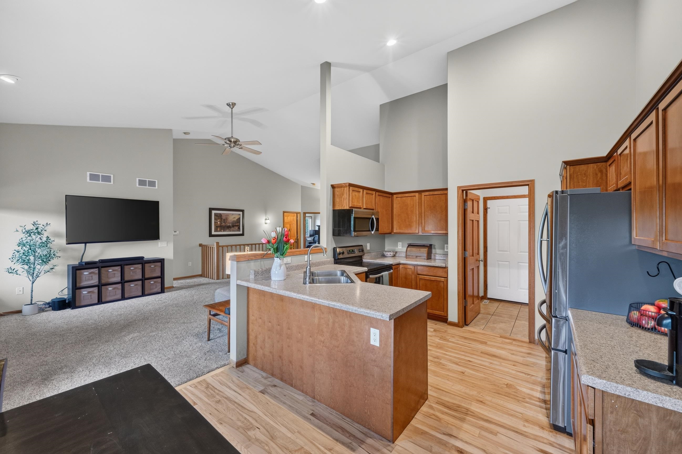 2102 Talc Trail Madison, WI 53719 - Photo 8 of 51