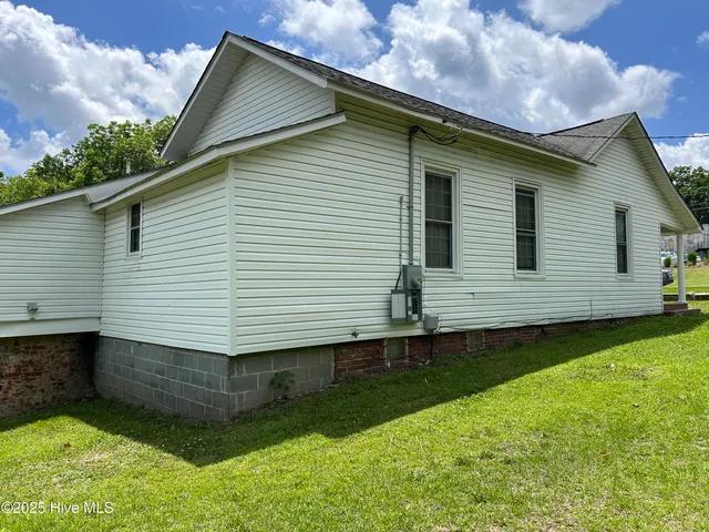 $190,000 | 106 West Barrett Street, Carthage, NC 28327