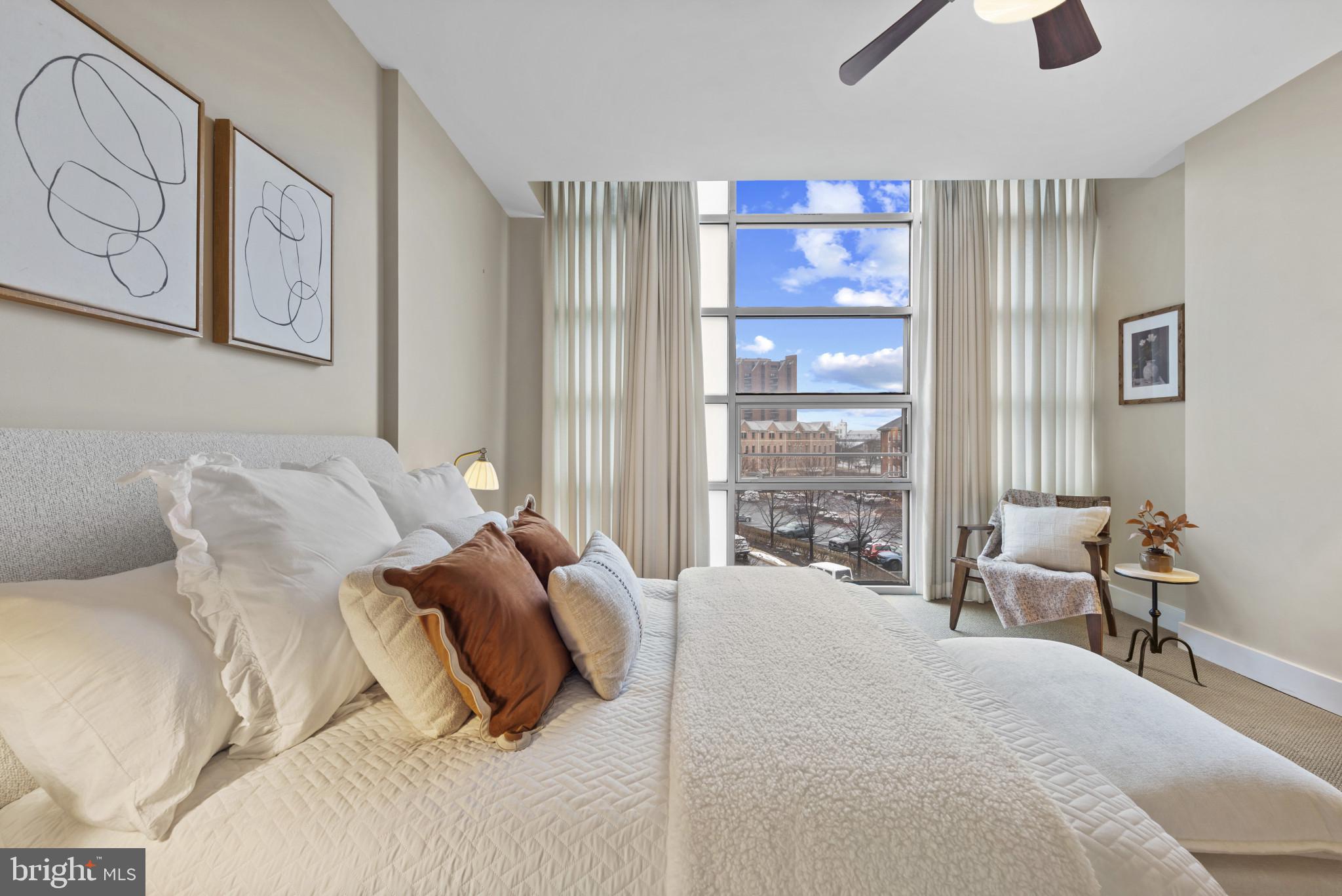 2772 Lighthouse Point East, Unit 303 Baltimore, MD 21224 - Photo 17 of 35