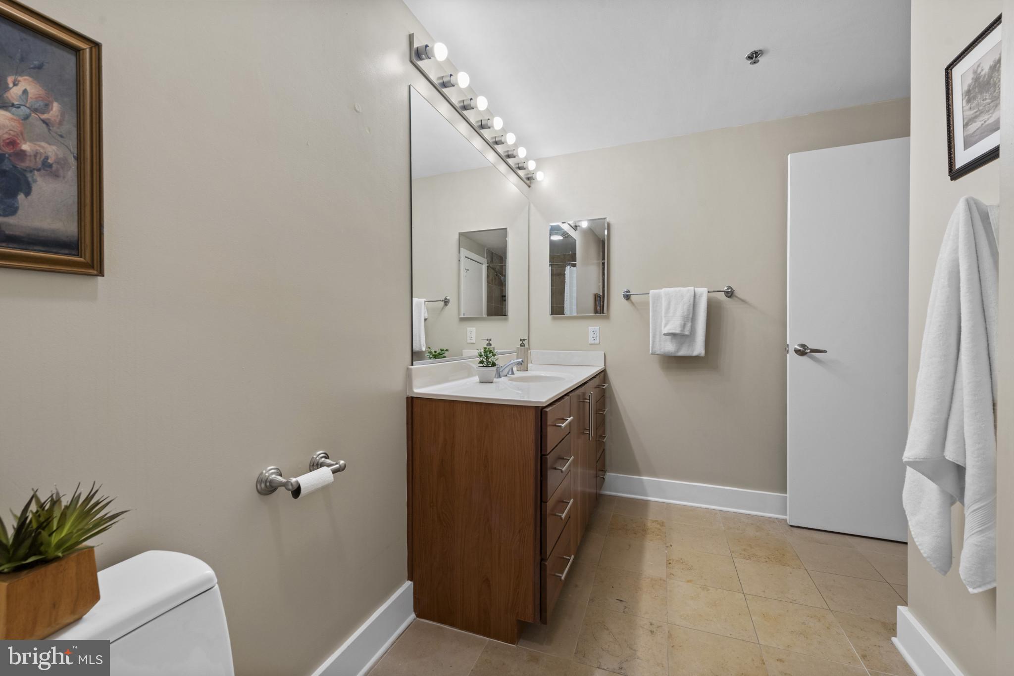 2772 Lighthouse Point East, Unit 303 Baltimore, MD 21224 - Photo 24 of 35