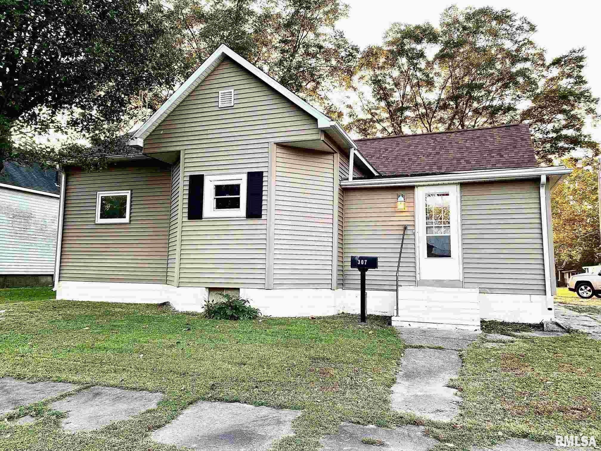 307 South State Street Christopher, IL 62822 - Photo 2 of 18 Gallery Image 2